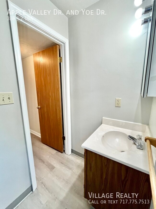 Building Photo - 914 Apple Valley Dr