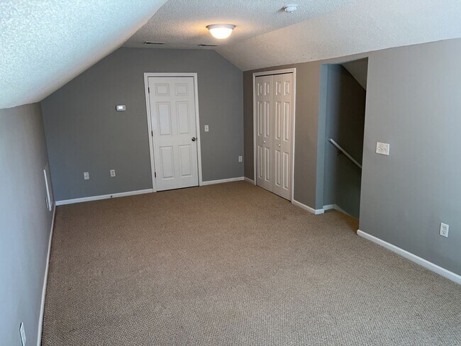 Building Photo - 149 Lancaster Way