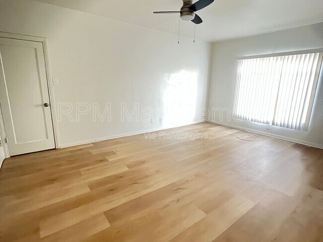 Building Photo - 619 Normandie Ave