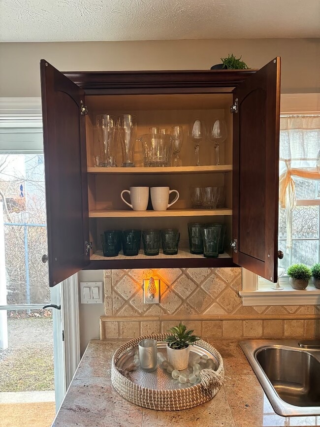 Building Photo - 16 Mussey St