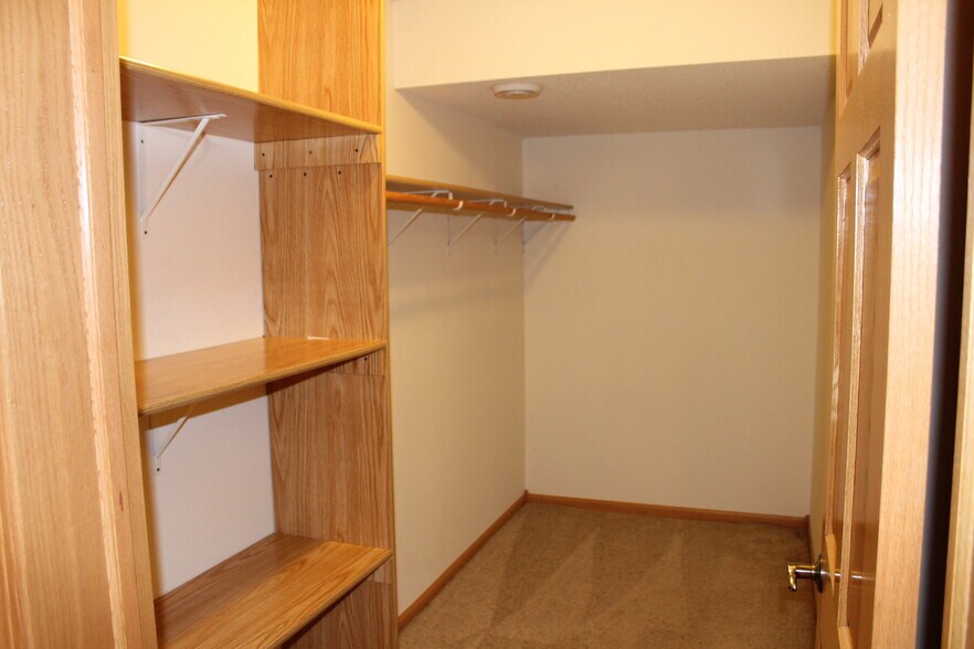 Building Photo - 1025 Kristy Ln