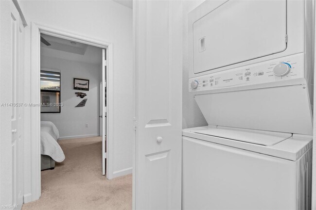 Building Photo - 3 br, 3 bath House - 14807 SW 183rd Ter