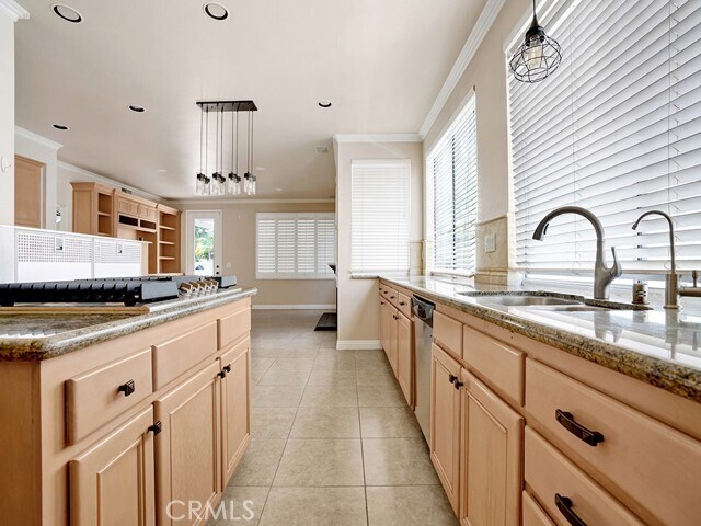 Building Photo - 2326 Pinehurst Dr