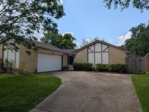 Building Photo - 7210 Thicket Trail Dr