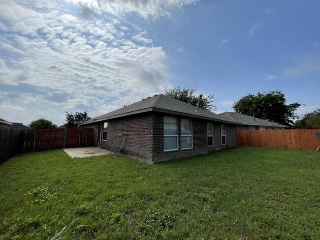 Building Photo - 1507 Parrot Ct