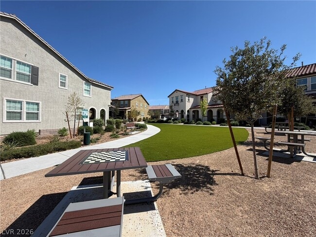 Building Photo - 2283 Teatro Ave