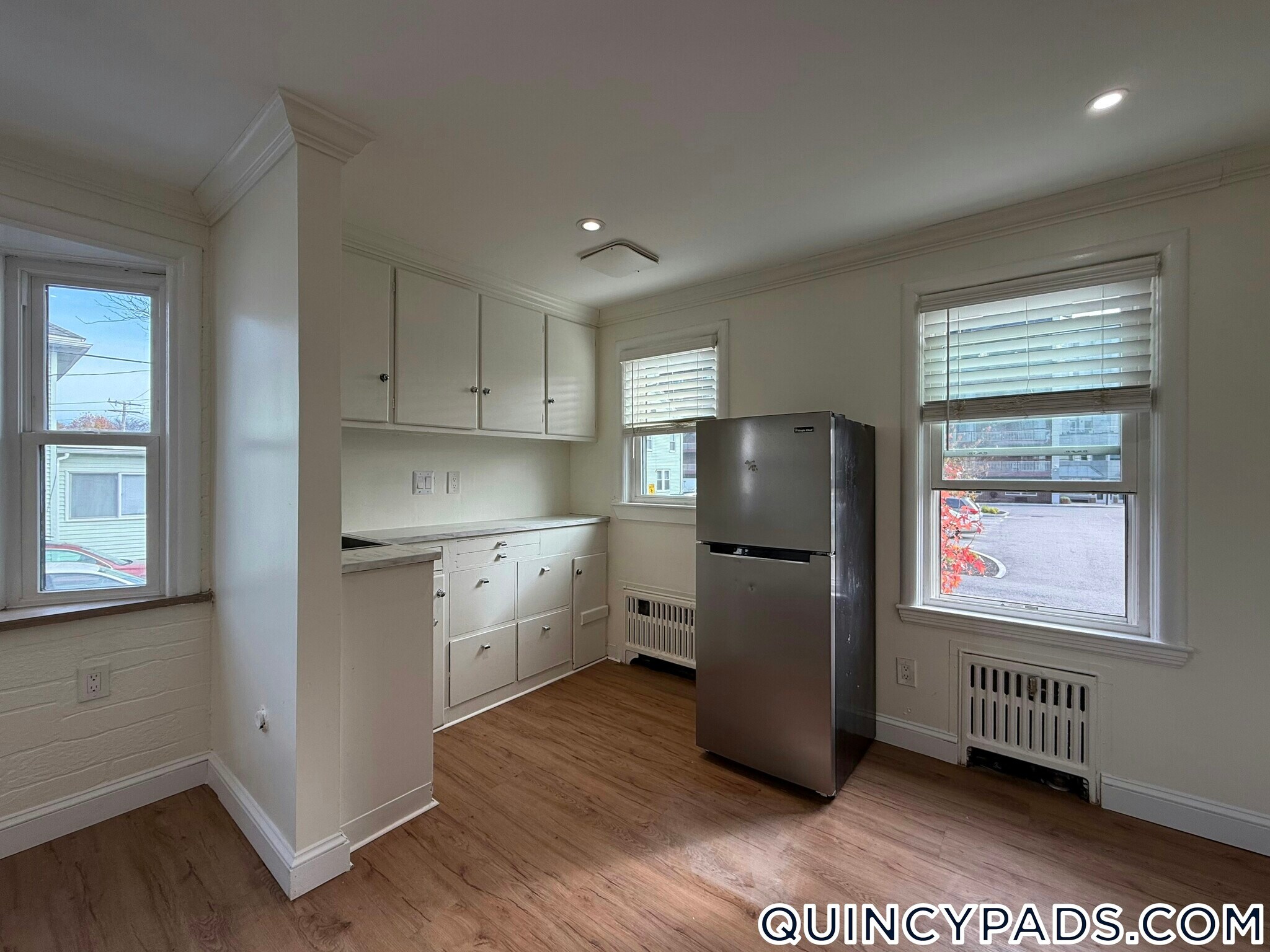 Building Photo - 522 Hancock St