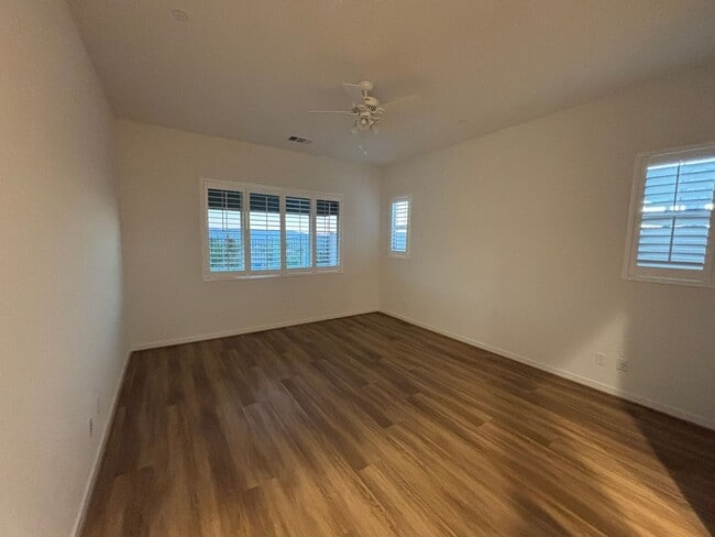 Building Photo - 4-Bedroom Home with Community Amenities & ...