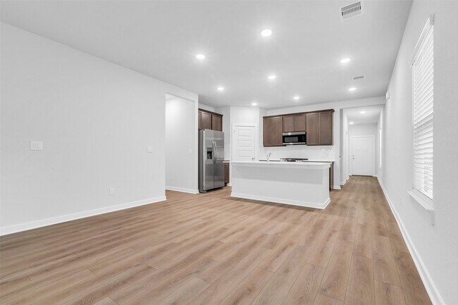 Building Photo - 8562 Blueberry Ash St