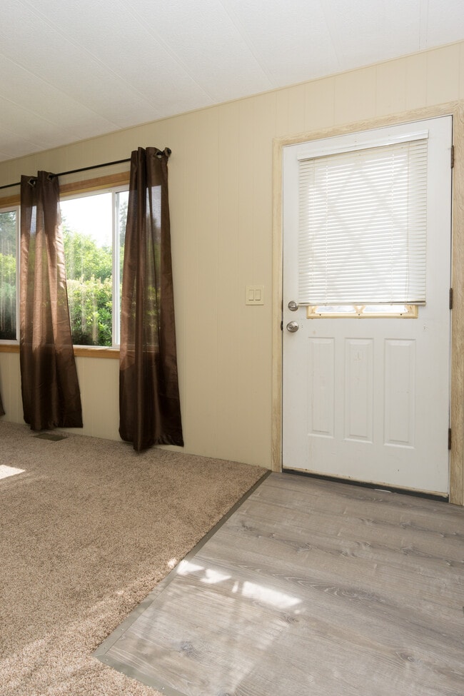 Building Photo - 11811 SE 184th St