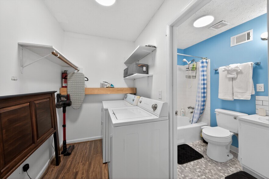 Building Photo - 534 Oak Meadow Ln