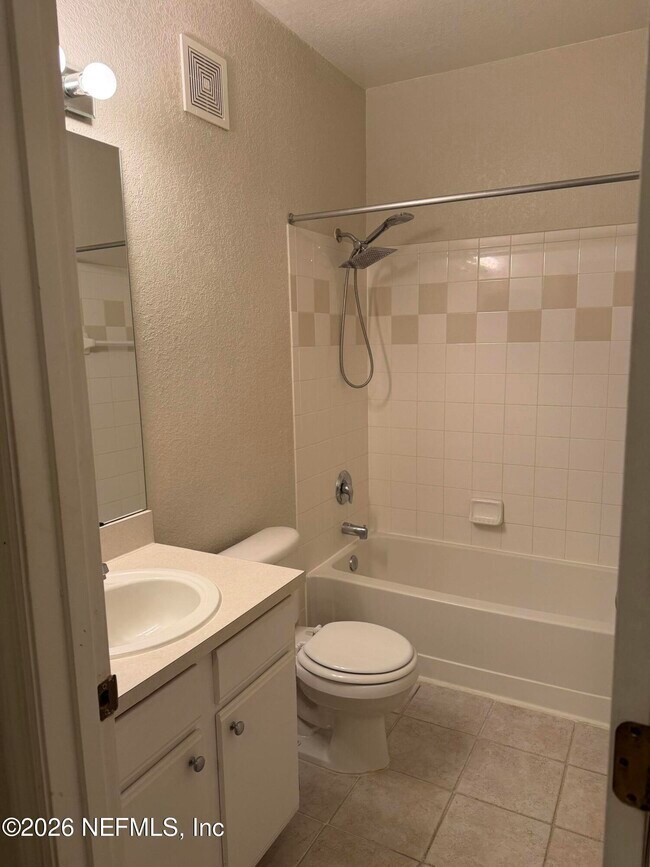 Building Photo - 13810 Sutton Park Dr N