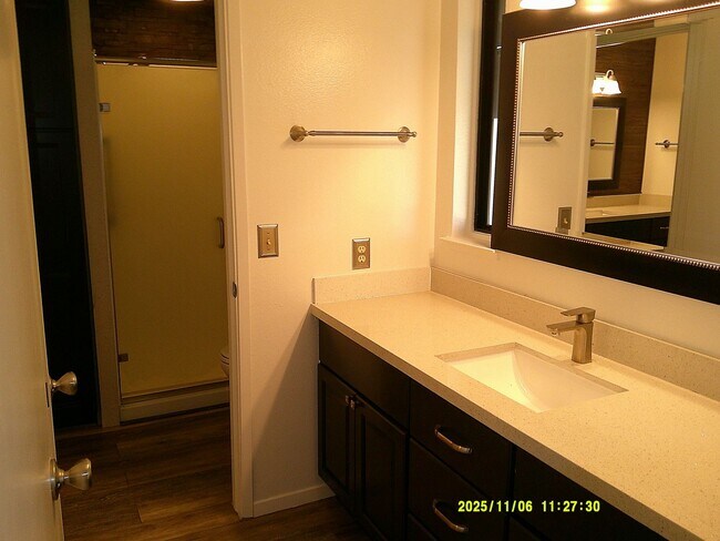 Building Photo - 390 S Almond St