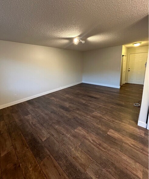 Building Photo - 740-750 W Powell Blvd