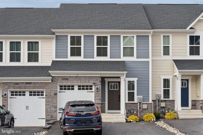 Building Photo - 120 Arden Wy