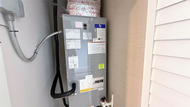 Building Photo - 433 NW 15th Way