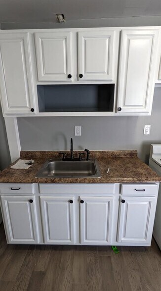 Building Photo - 1616 Rugby Rd