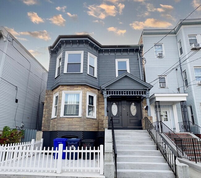 Primary Photo - 71 W Eagle St