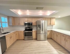 Building Photo - 6660 Ilex Cir
