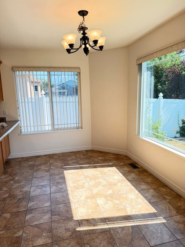 Building Photo - GORGEOUS 3Bed 2Bath 3Car Garage in NorthEast GJ!!!!!