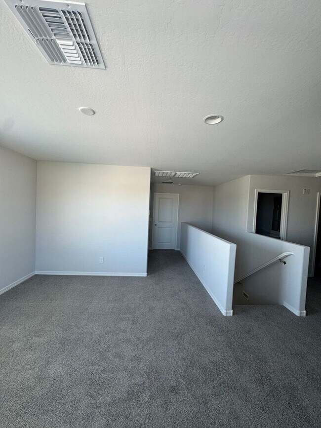 Building Photo - 16510 W Whispering Wind Dr