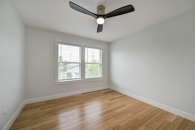 Building Photo - 1207 32nd St