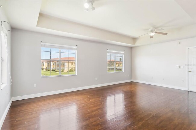 Building Photo - 1025 Villagio Cir