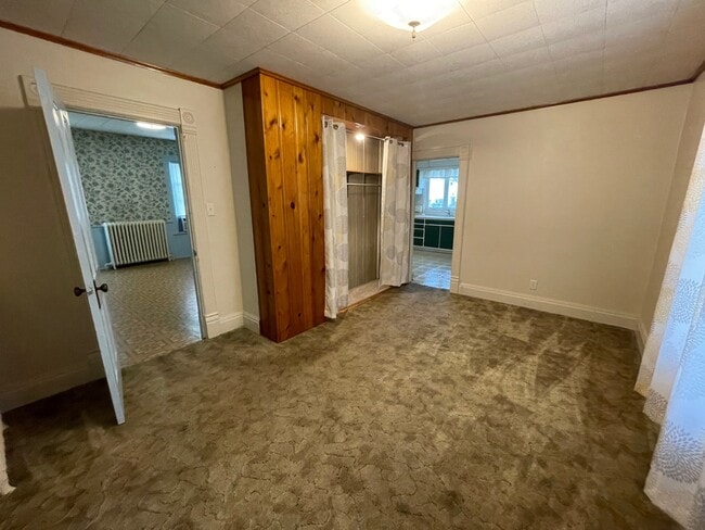 Building Photo - 507 E Adams St