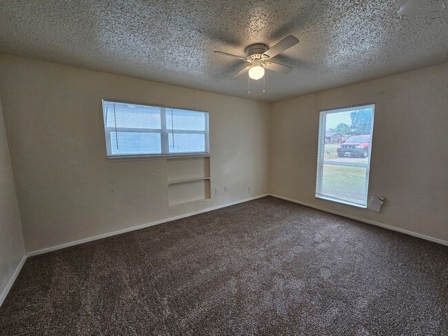 Building Photo - 110 Muleta Dr