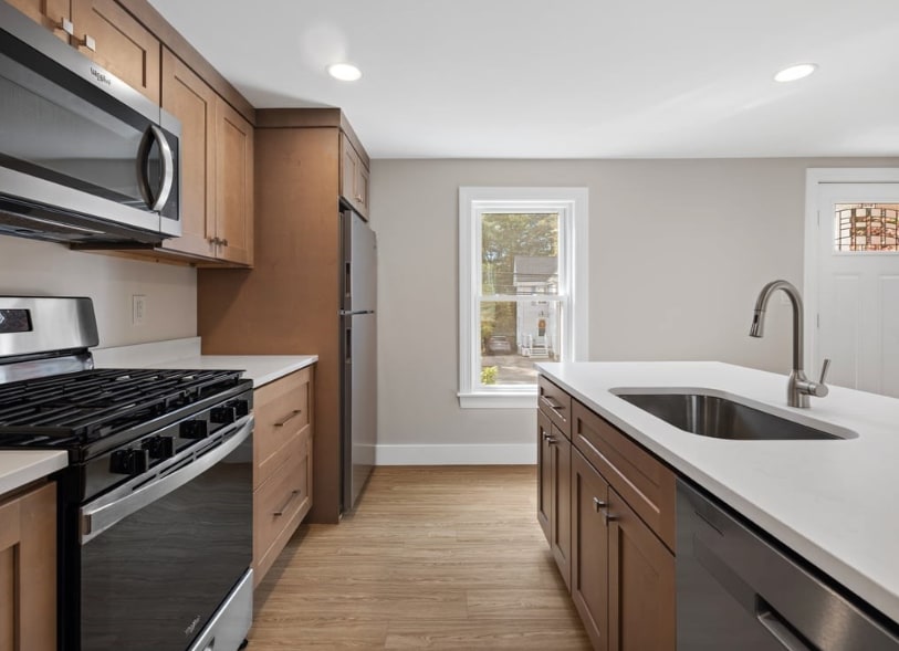 Building Photo - 40 Cedar St