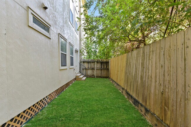 Building Photo - 5226 Kiam St