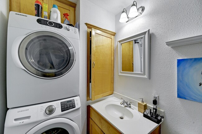 Building Photo - 5107 Leralynn St