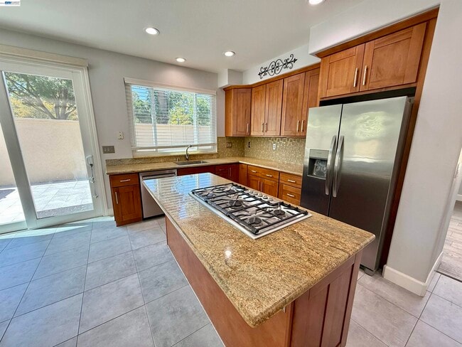 Building Photo - 4238 Diavila Ave