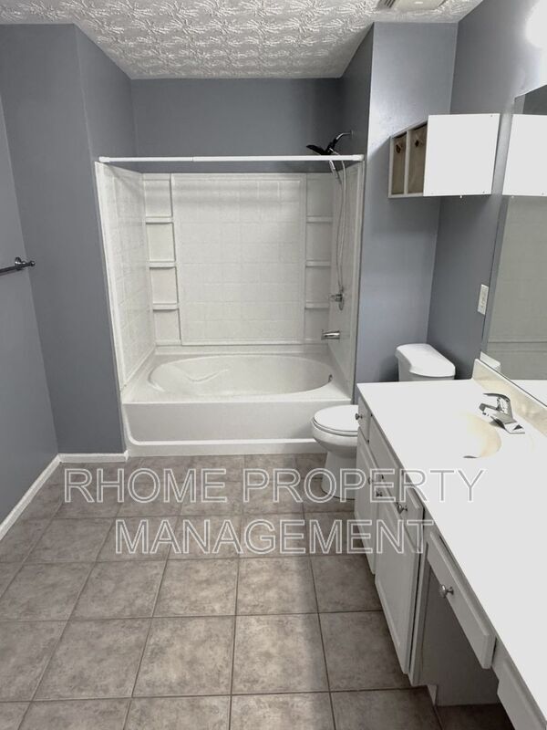 Building Photo - 756 Celeste Ln