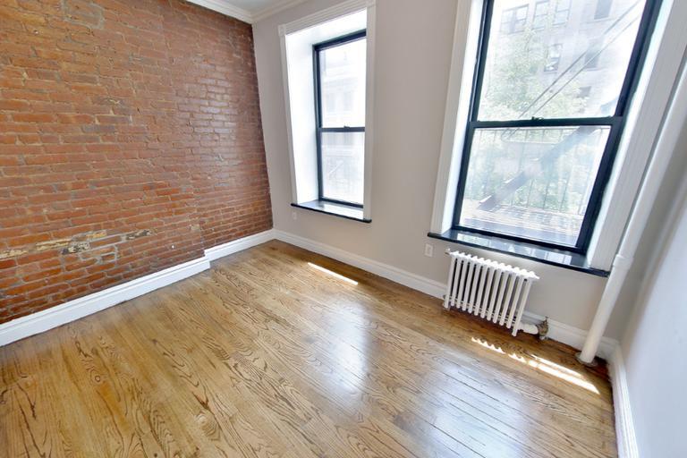 Primary Photo - 219 E 23rd St