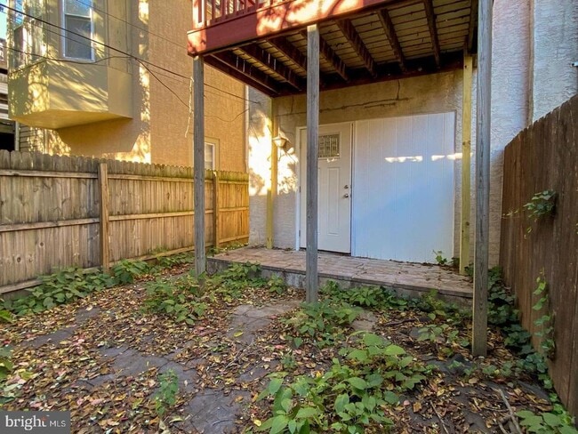 Building Photo - 1728 Mt Vernon St