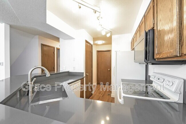 Building Photo - 5863 W Atlantic Pl