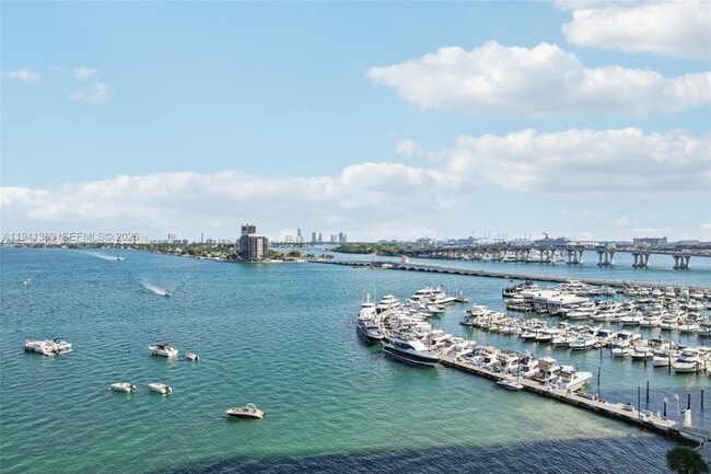 Building Photo - 1750 N Bayshore Dr