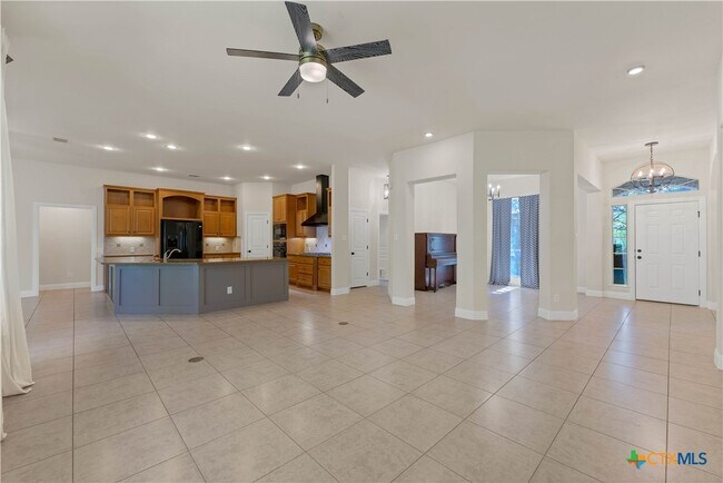 Building Photo - 781 Meridian Dr