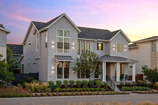 Building Photo - 6 Bedroom 5.5 Bathroom Single Family Home ...
