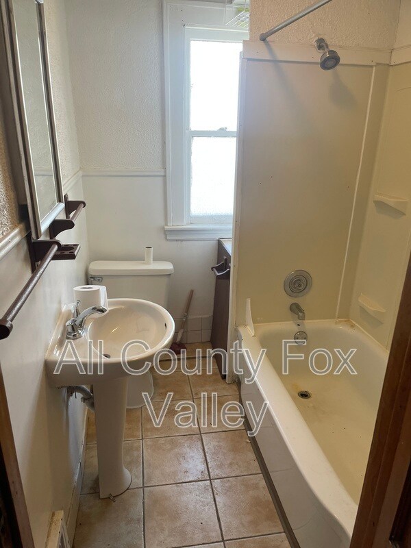 Building Photo - 7331 W 60th Pl