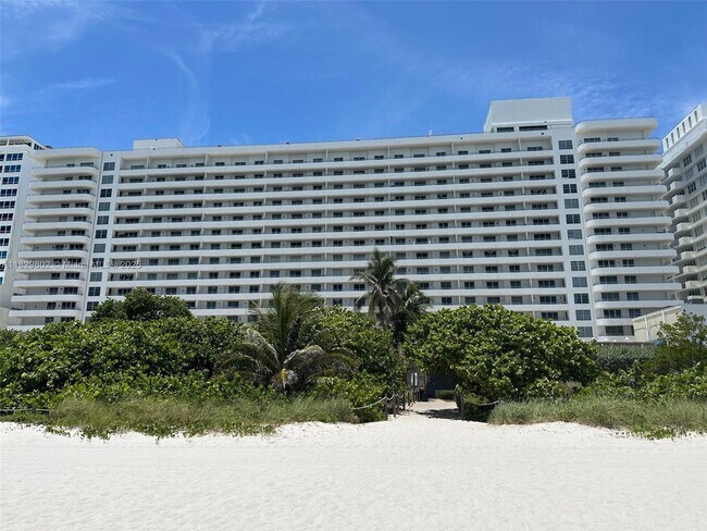 Building Photo - 5555 Collins Ave