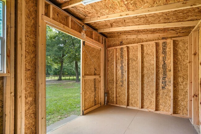 Building Photo - 26407 Magnolia Dr