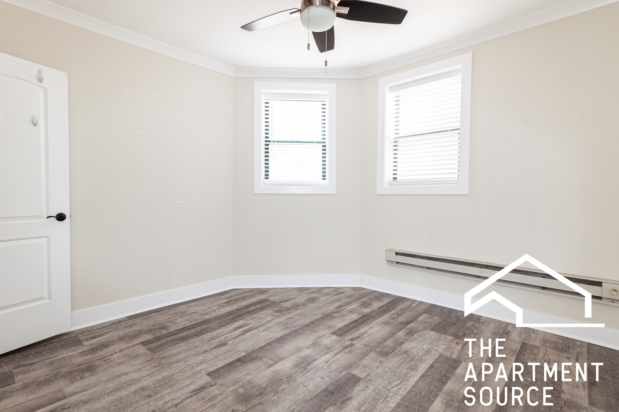 Building Photo - 3841 N Greenview Ave