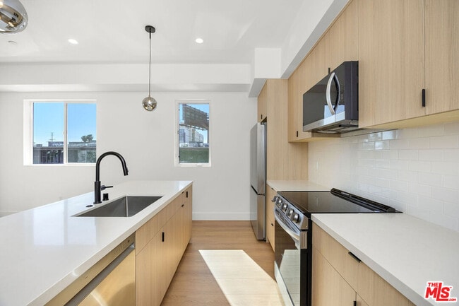 Building Photo - 6241 Banner Ave