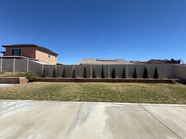 Building Photo - 39338 Stirrup Ct