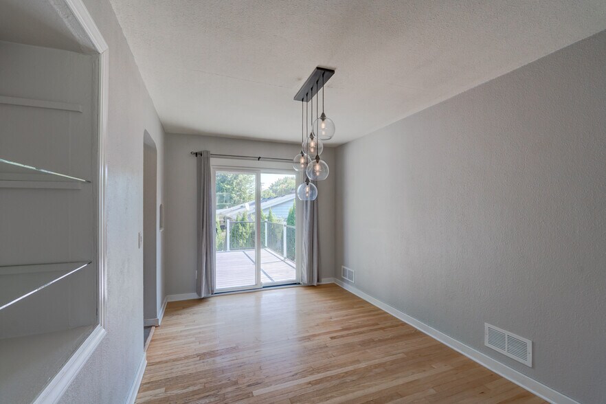 Building Photo - 5212 Midmoor Rd