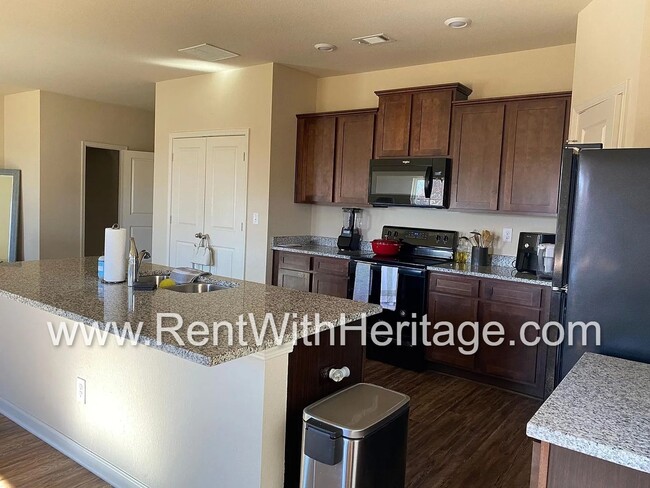 Building Photo - Gorgeous 3bd/ 2.5 bath Home in Popular Ann...