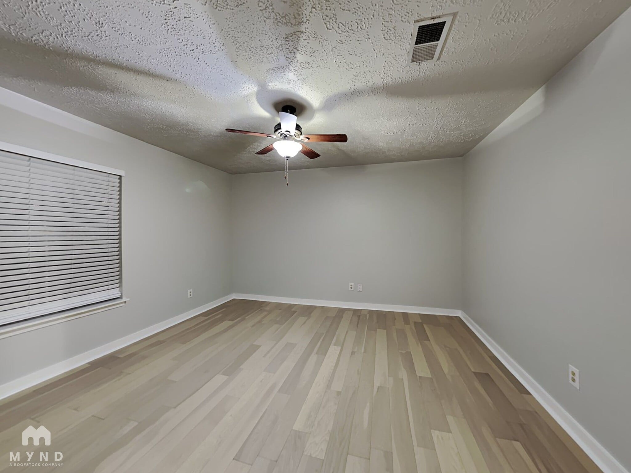 Building Photo - 15218 Tresch Ln