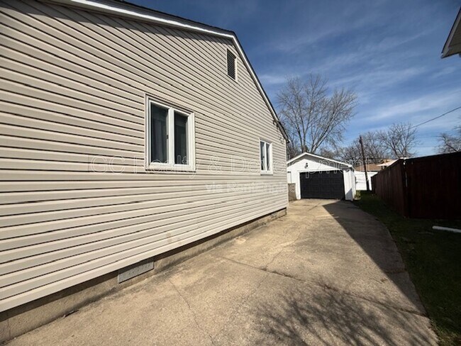 Building Photo - 1202 Cleveland St